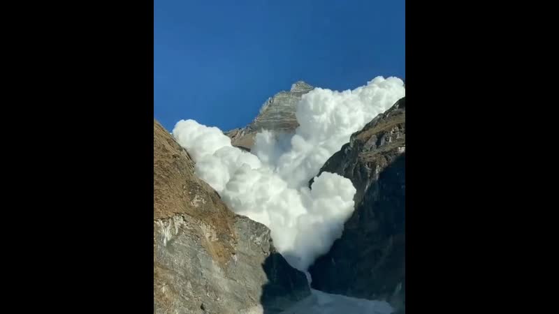 америка природа пасмурно. самая большая лавина. озера и ледники. озеро лавины. гора колден и озеро аваланче - северная эльба.