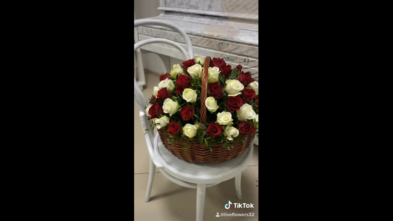 Розы в корзине💐